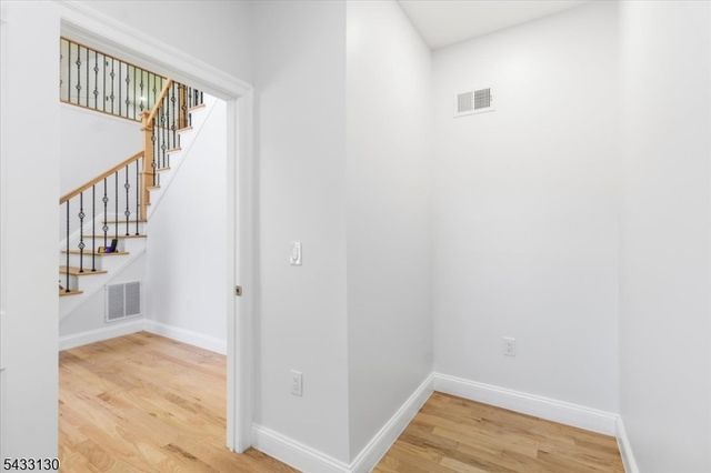 28 King George Rd, Warren Twp., NJ 07059