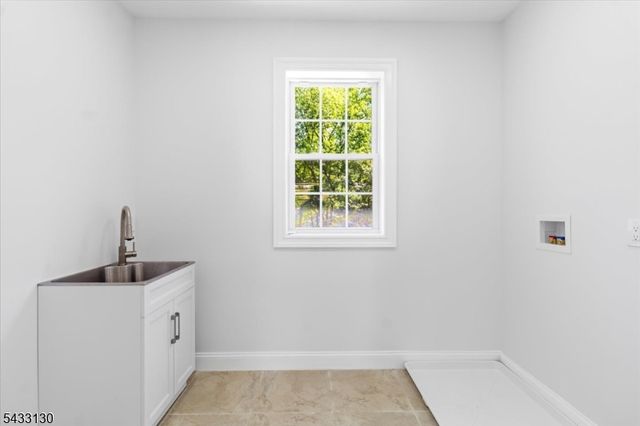 28 King George Rd, Warren Twp., NJ 07059