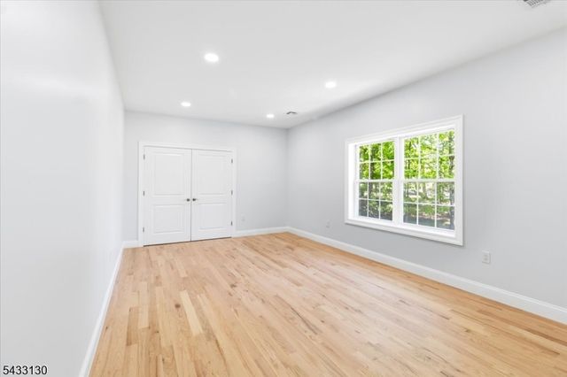 28 King George Rd, Warren Twp., NJ 07059