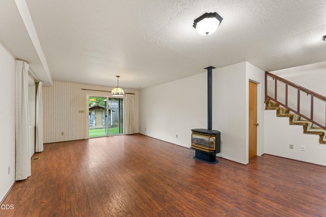 1058 Linda Avenue, Ashland, OR 97520