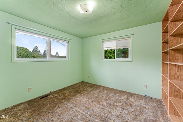 1058 Linda Avenue, Ashland, OR 97520