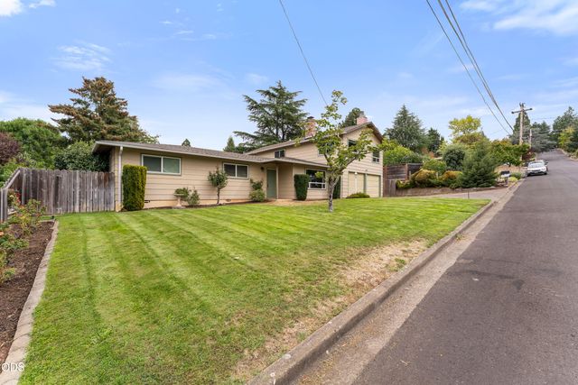 1058 Linda Avenue, Ashland, OR 97520