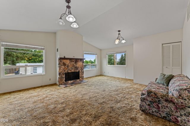 1058 Linda Avenue, Ashland, OR 97520