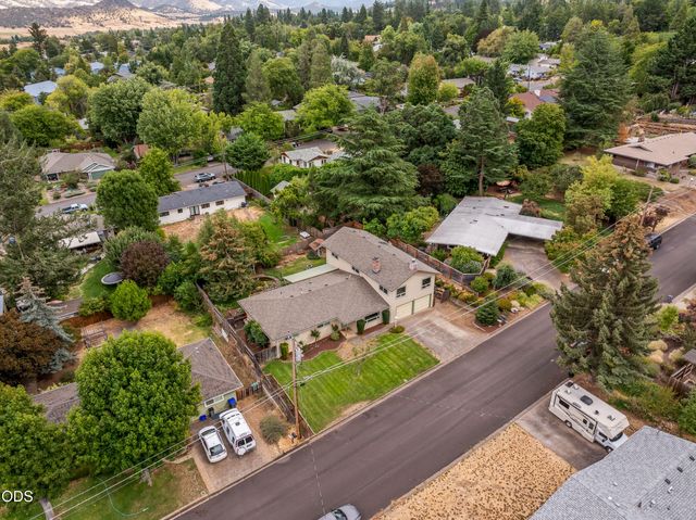 1058 Linda Avenue, Ashland, OR 97520