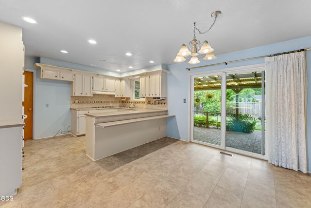 1058 Linda Avenue, Ashland, OR 97520
