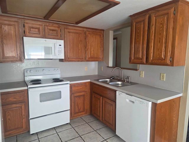 412 SE Lancelot, Lawton, OK 73501