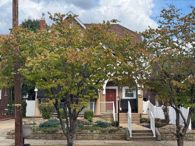 1132 8th Street, Huntington, WV 25701