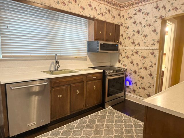 1132 8th Street, Huntington, WV 25701