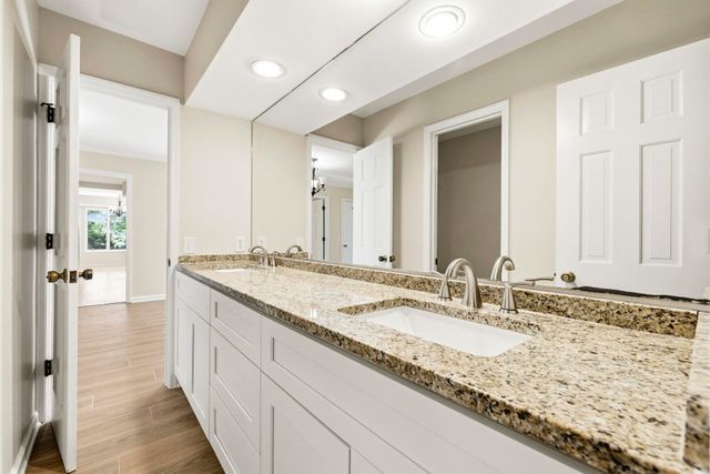 54 Bayberry Ln., Myrtle Beach, SC 29572