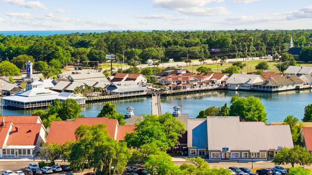 54 Bayberry Ln., Myrtle Beach, SC 29572