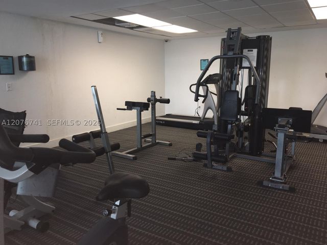 496 NW 165th St Rd D-310, Miami, FL 33169