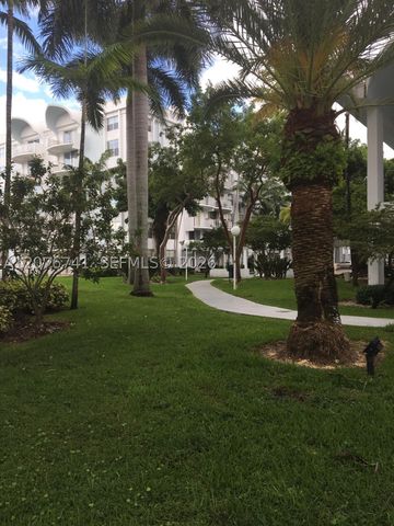 496 NW 165th St Rd D-310, Miami, FL 33169