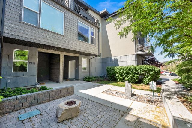 7713 S NAVARRO VIEW CT, Midvale, UT 84047