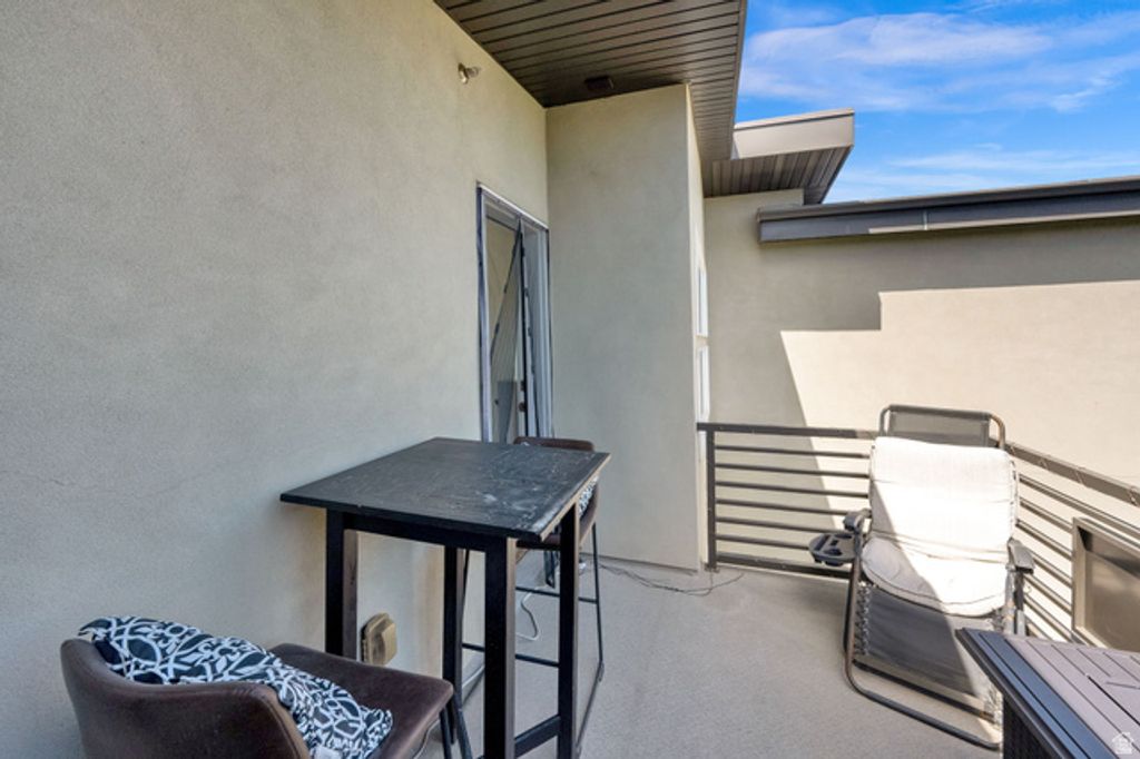 Image 22 of property listing at 7713 S NAVARRO VIEW CT, Midvale, UT 84047