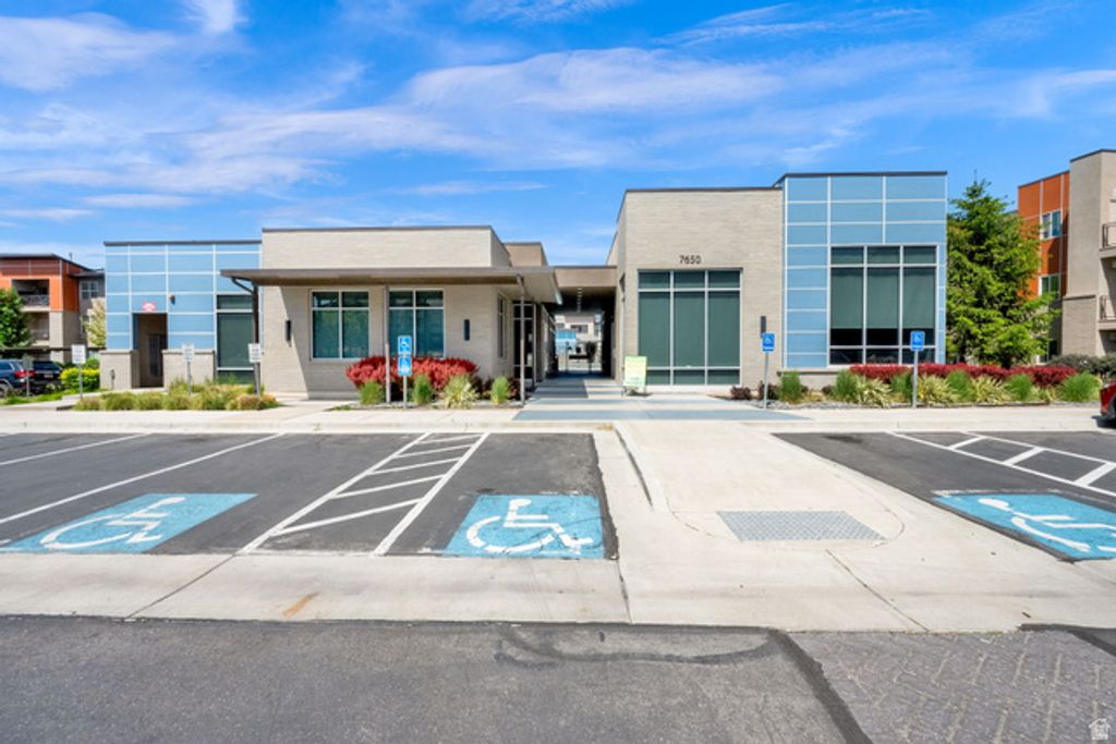 Image 25 of property listing at 7713 S NAVARRO VIEW CT, Midvale, UT 84047