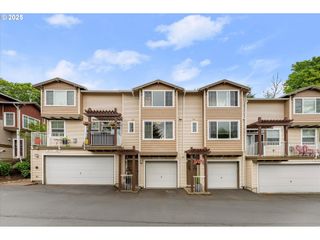 10739 Sw CANTERBURY Ln 102, Tigard, OR 97224