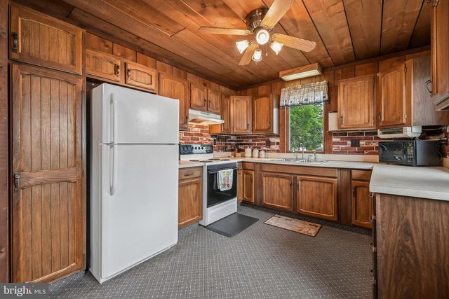 119 E BROAD ST, Gibbstown, NJ 08027