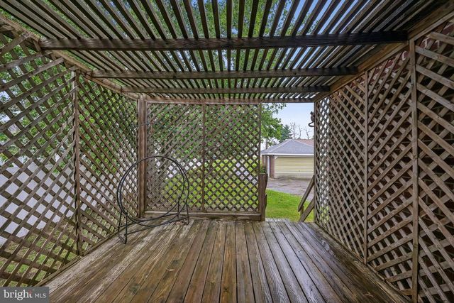 119 E BROAD ST, Gibbstown, NJ 08027
