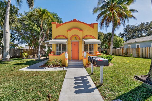 208 S K Street, Lake Worth Beach, FL 33460