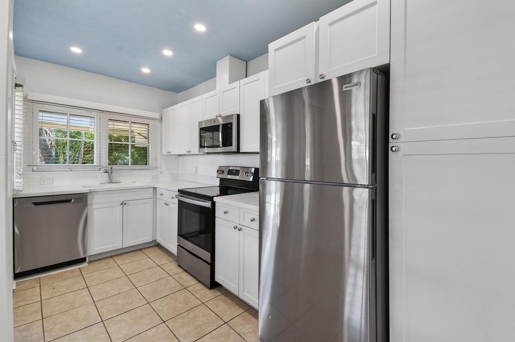 208 S K Street, Lake Worth Beach, FL 33460