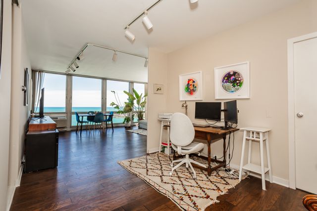 880 N LAKE SHORE Drive 17D, Chicago, IL 60611