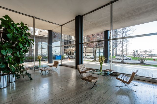880 N LAKE SHORE Drive 17D, Chicago, IL 60611