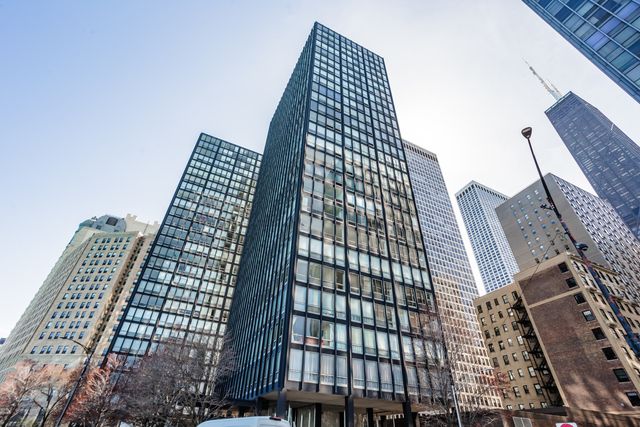 880 N LAKE SHORE Drive 17D, Chicago, IL 60611