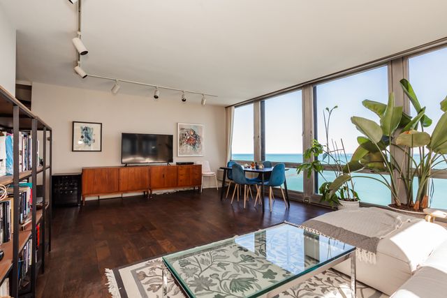 880 N LAKE SHORE Drive 17D, Chicago, IL 60611