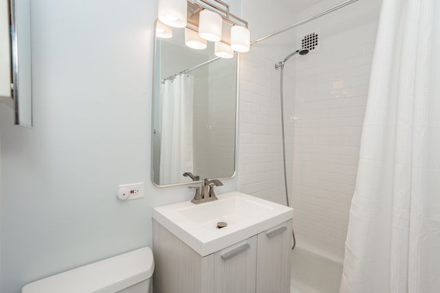 880 N LAKE SHORE Drive 17D, Chicago, IL 60611