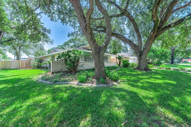 1616 Redway Lane, Houston, TX 77062