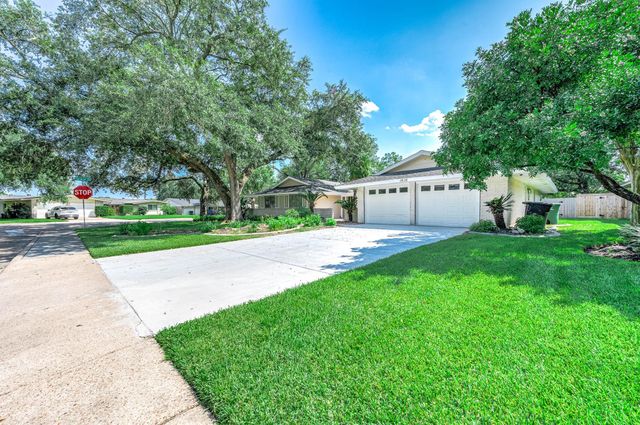 1616 Redway Lane, Houston, TX 77062
