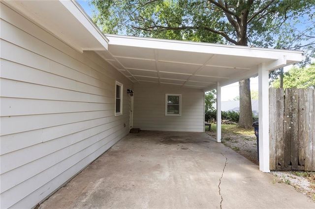 24 Virginia Drive, Liberty, MO 64068