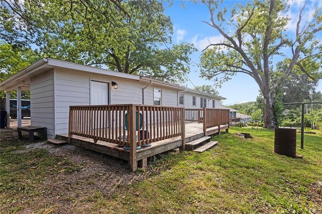 24 Virginia Drive, Liberty, MO 64068