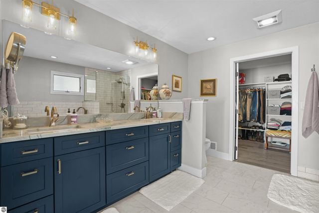 609 Lake Shore Drive, Cadillac, MI 49601