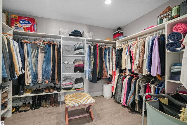 609 Lake Shore Drive, Cadillac, MI 49601