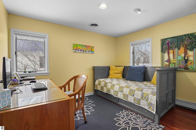 609 Lake Shore Drive, Cadillac, MI 49601