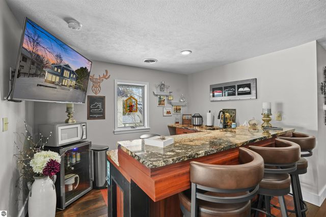 609 Lake Shore Drive, Cadillac, MI 49601