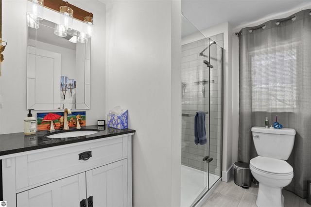 609 Lake Shore Drive, Cadillac, MI 49601