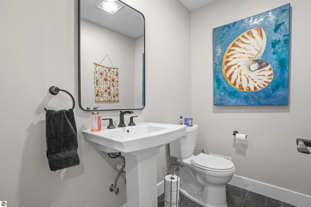 609 Lake Shore Drive, Cadillac, MI 49601