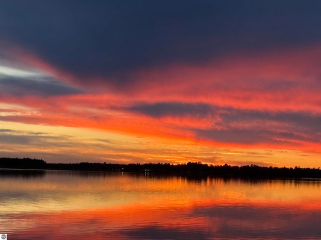 609 Lake Shore Drive, Cadillac, MI 49601