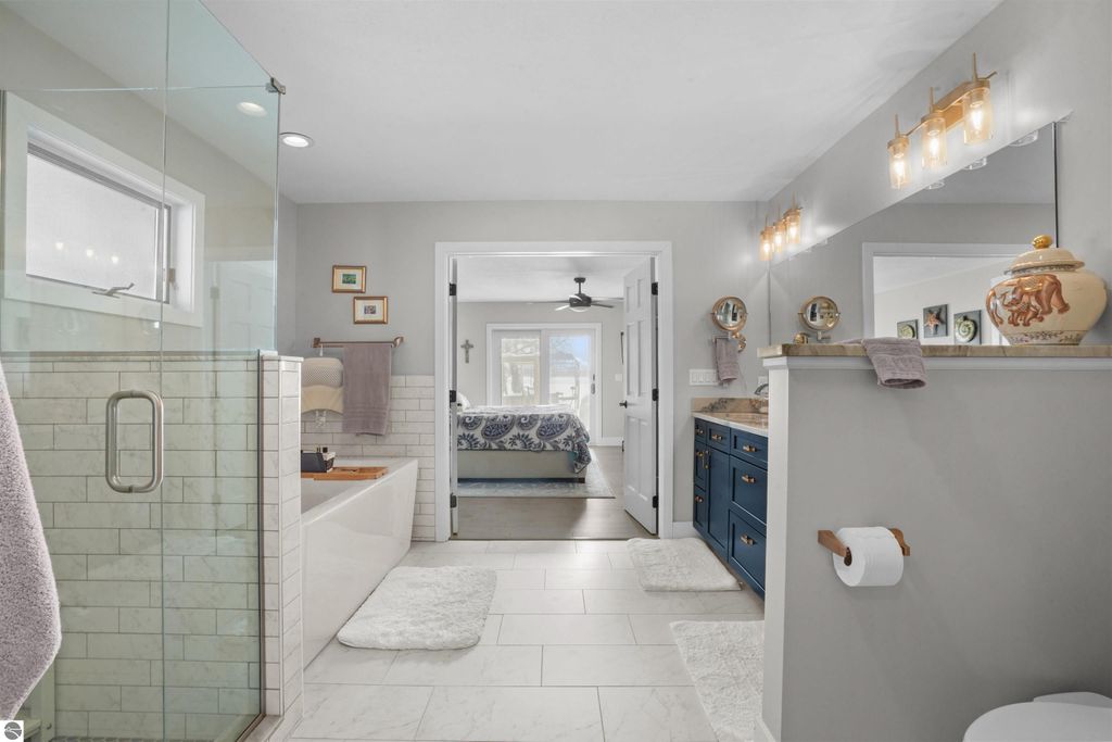 Image 18 of property listing at 609 Lake Shore Drive, Cadillac, MI 49601