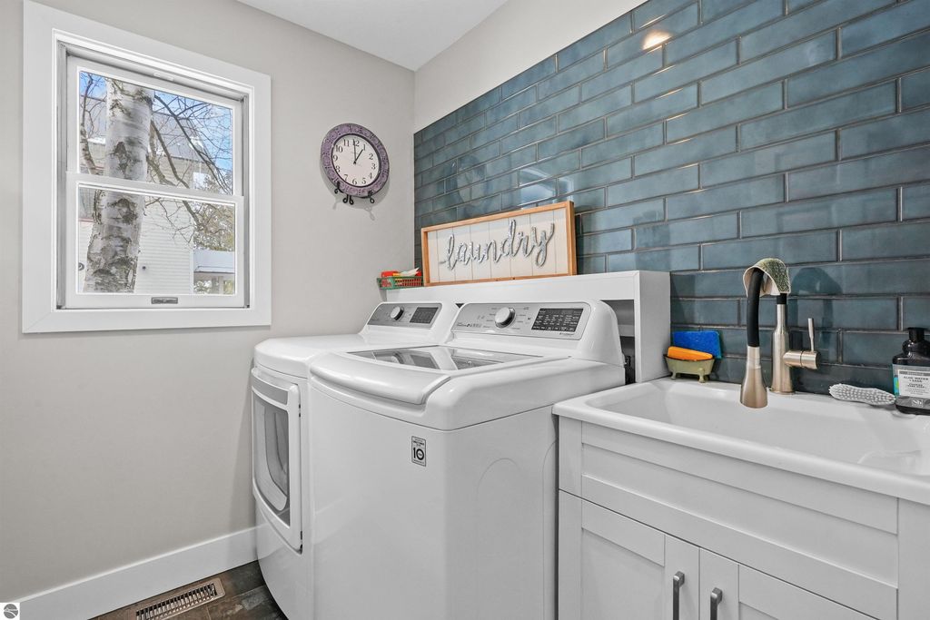 Image 39 of property listing at 609 Lake Shore Drive, Cadillac, MI 49601