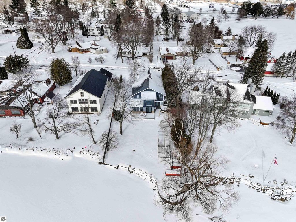 Image 45 of property listing at 609 Lake Shore Drive, Cadillac, MI 49601