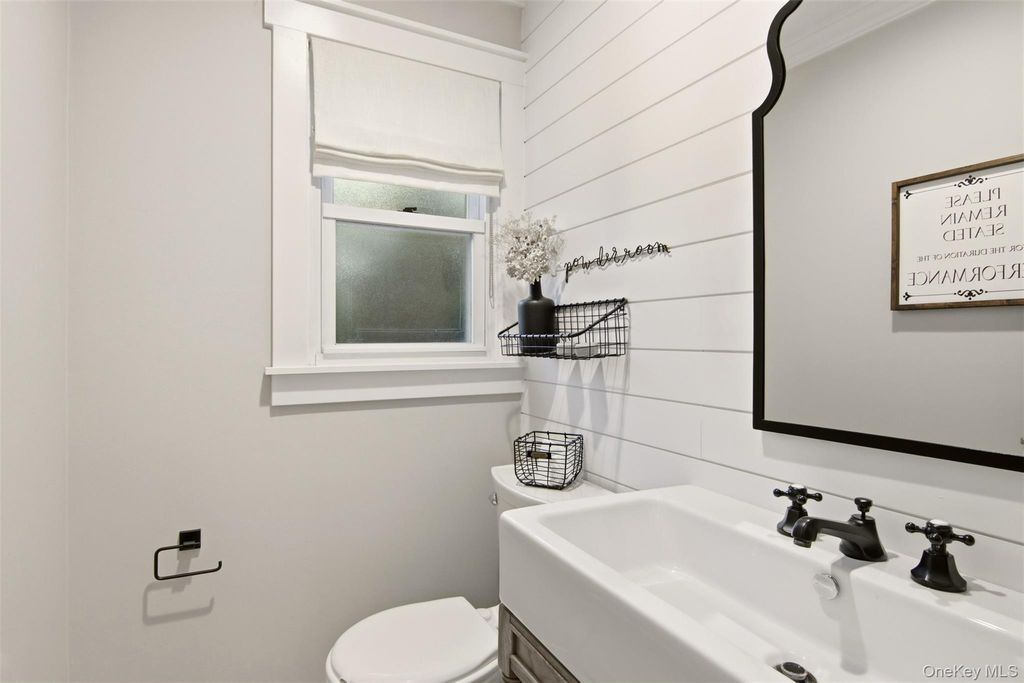 10 Hilltop Lane, Oyster Bay, NY 11771 — photo 5