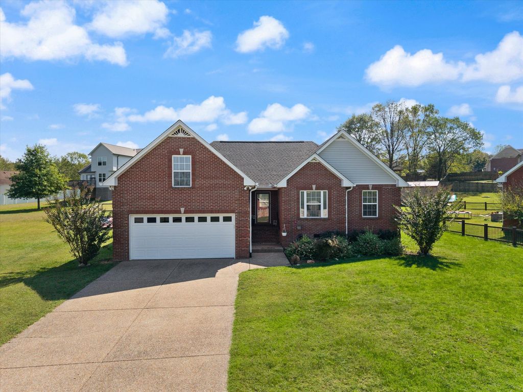 219 Wagoners Way, Westmoreland, TN 37186