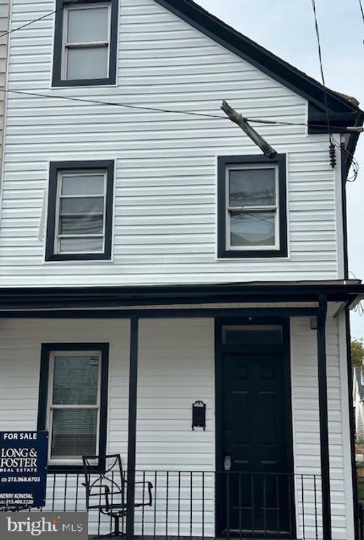 566 SWAIN ST, Bristol, PA 19007