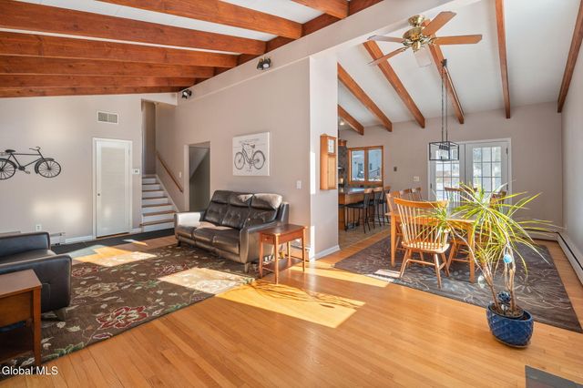 31 Brookwood Drive, Colonie, NY 12110