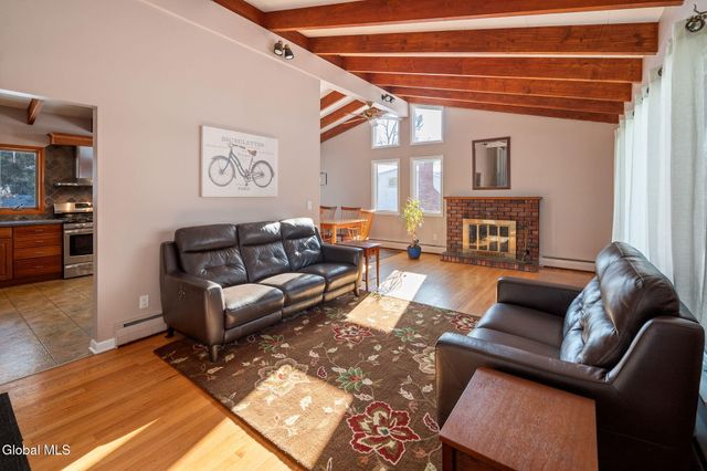 31 Brookwood Drive, Colonie, NY 12110