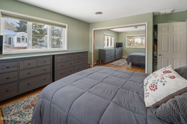 31 Brookwood Drive, Colonie, NY 12110