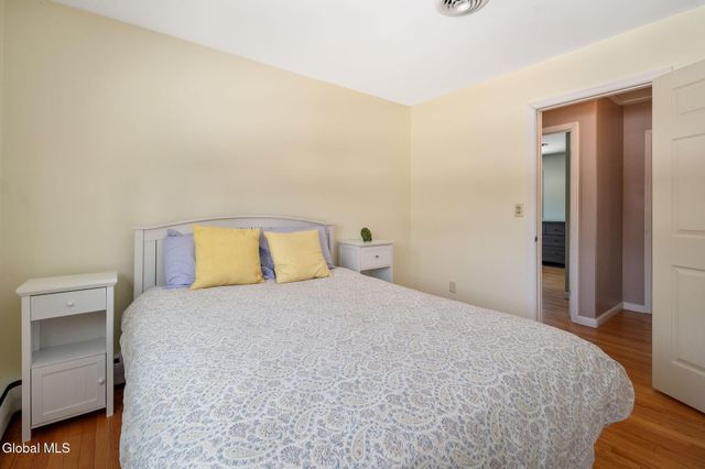 31 Brookwood Drive, Colonie, NY 12110